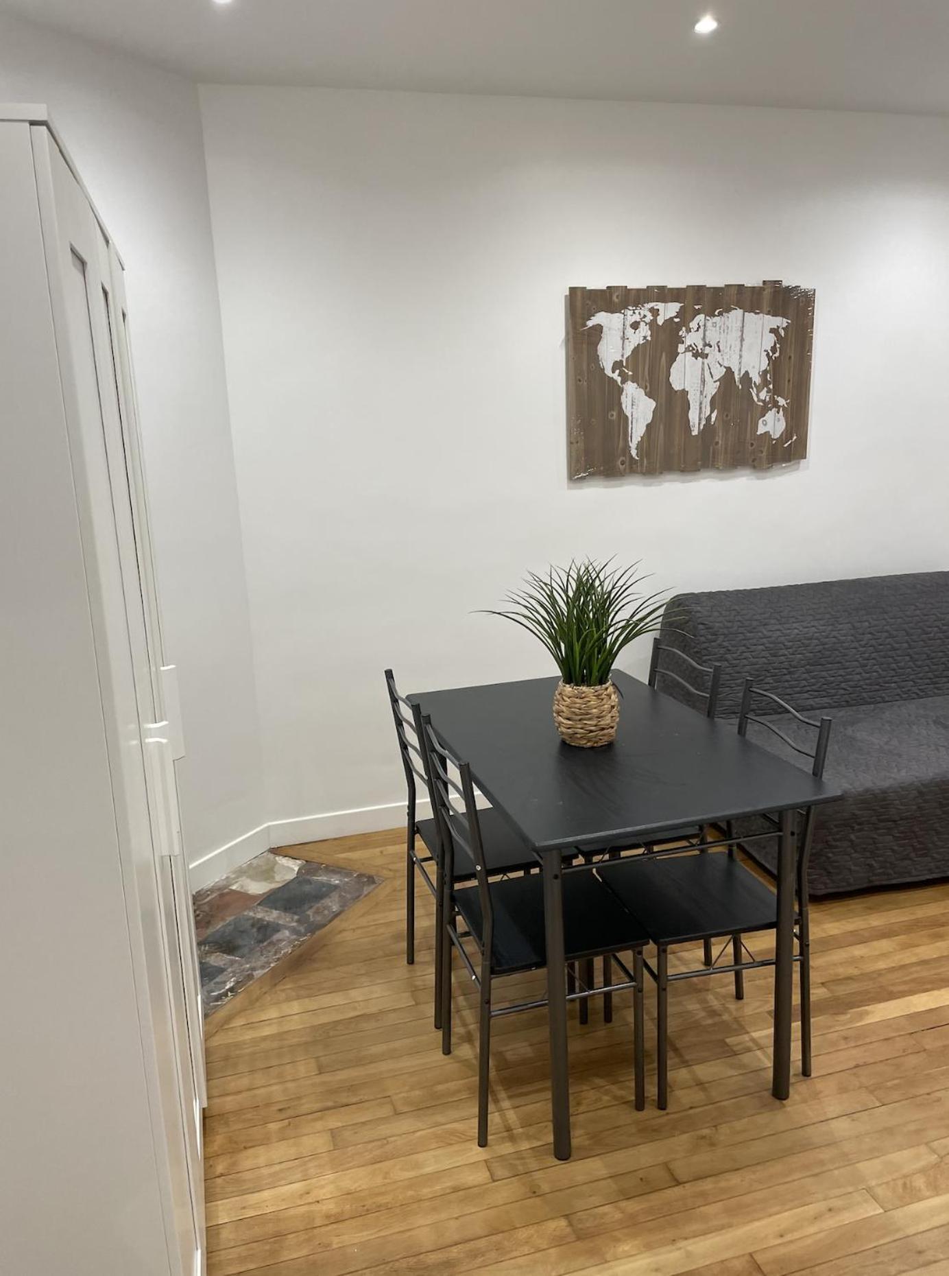 Cadre Ideal Apartment